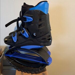 Women's Black and Blue Fitness Kangaroo jumpers